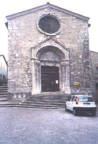The church in Roccalbegna, complete with slanting doorway