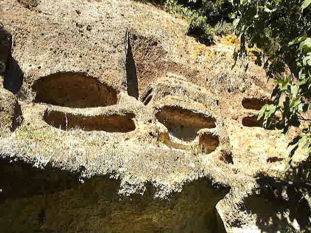 Tombs southeast of Roccalbegna